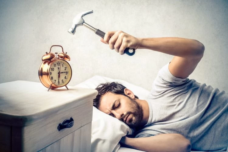 بیش از حد خوابیدن چه بلایی به سر ما می‌آورد؟