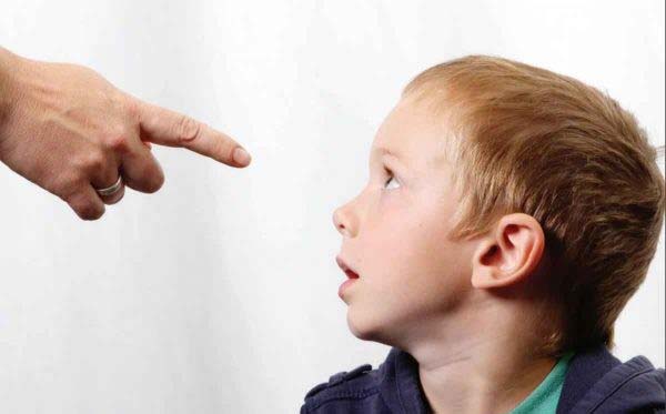روش های تنبیه کودکان در مراحل مختلف سنی