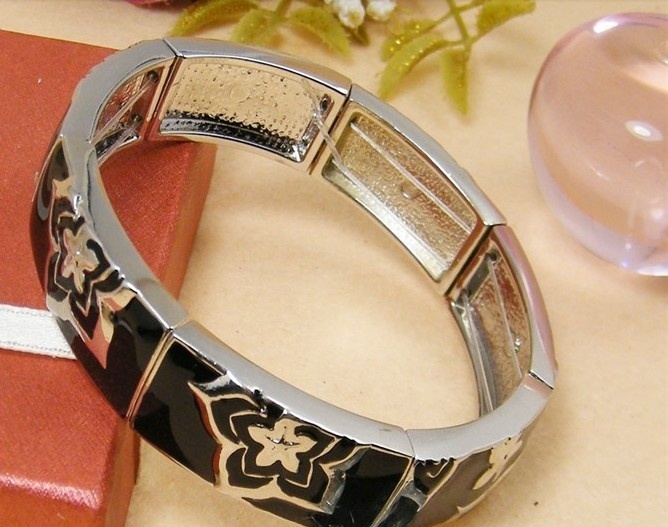 دستبند دخترانه-زیور آلات بدلی-دستبندهای دخترانه