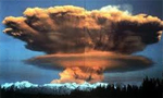 انفجار آزمایشی اولین بمب هسته‏ ای جهان در صحرای آلاماگور دو امریکا (1945م)