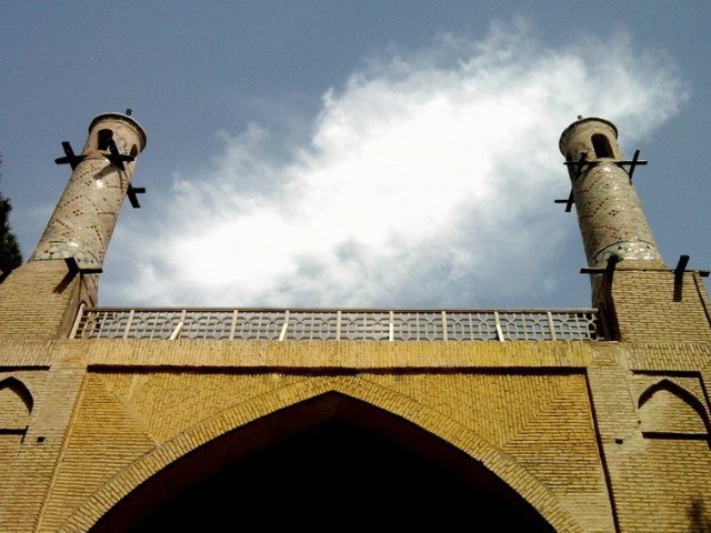 منار جنبان اصفهان