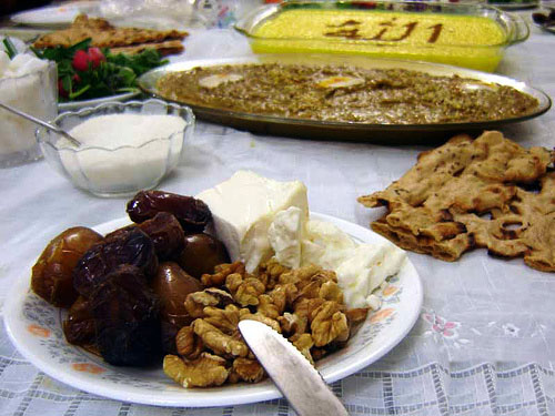 در ماه مبارک رمضان چه بخوریم و چه نخوریم؟