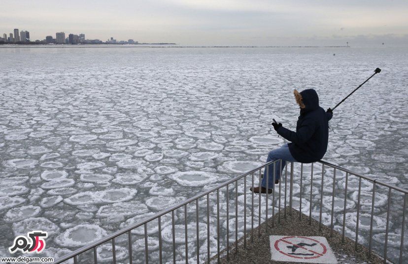 دریاچه یخ زده میشیگان در شیکاگو