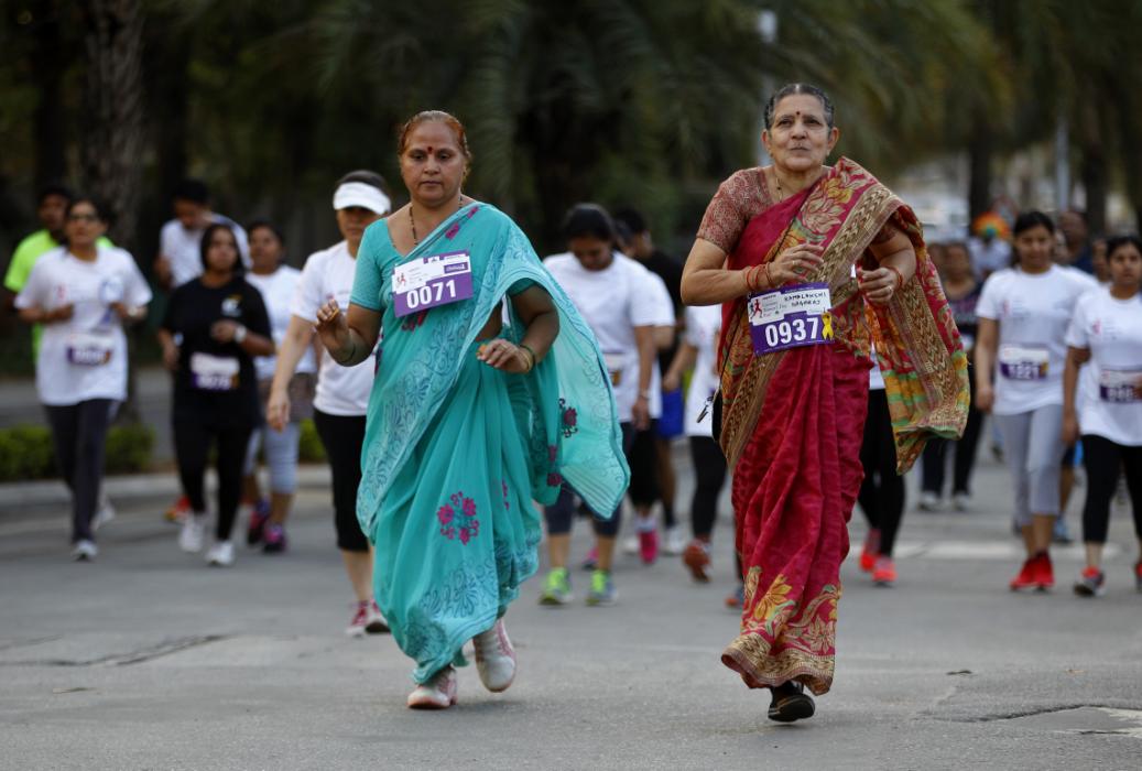 زنان هندی در روز جهانی زن در یک همایش پیاده روی در بنگلور