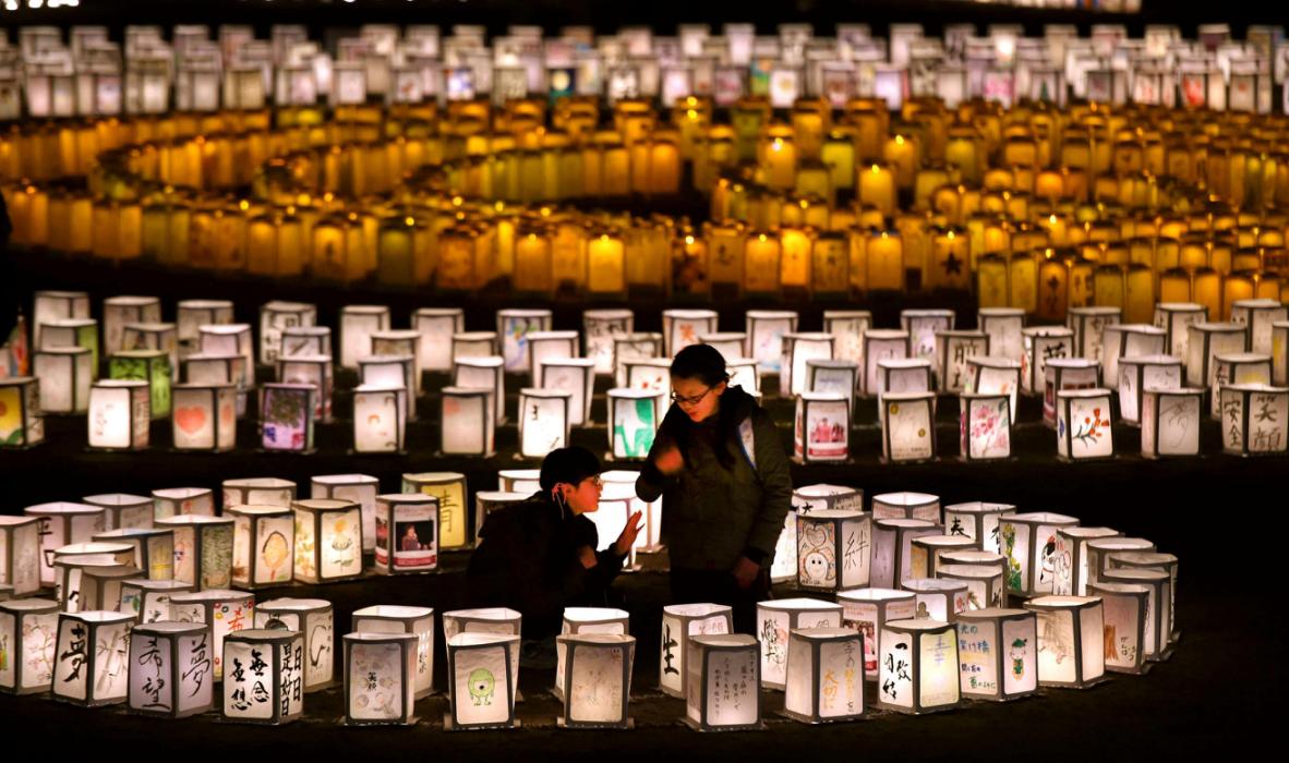 هزاران فانوس در یادبود قربانیان زلزله و سونامی ناتوری استان میاگی ژاپن روشن شد.
