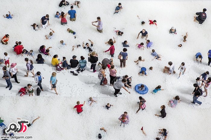 سرگرمی در یک میلیون توپ پلاستیکی قابل بازیافت در ساحل واشنگتن