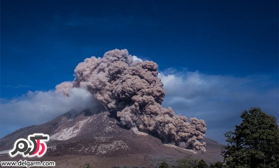 فعالیت آتشفشان سینابانگ در شمال سوماترا اندونزی