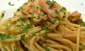 غذای رژیمی: اسپاگتی با ماهی و جعفری