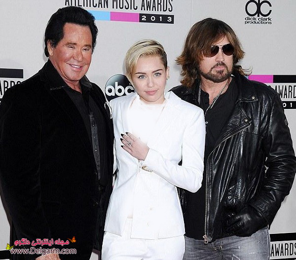 عکسهای مایلی سایرس در مراسم ۲۰۱۳ American Music Awards