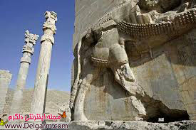 کاخ تخت جمشید یکی از جاذبه های گردشگری در کشور ایران