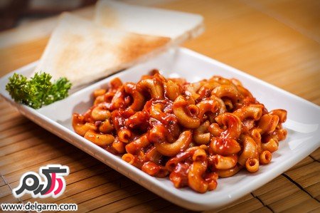 ماکارونی با گوجه و پنیر را چگونه درست کنیم؟