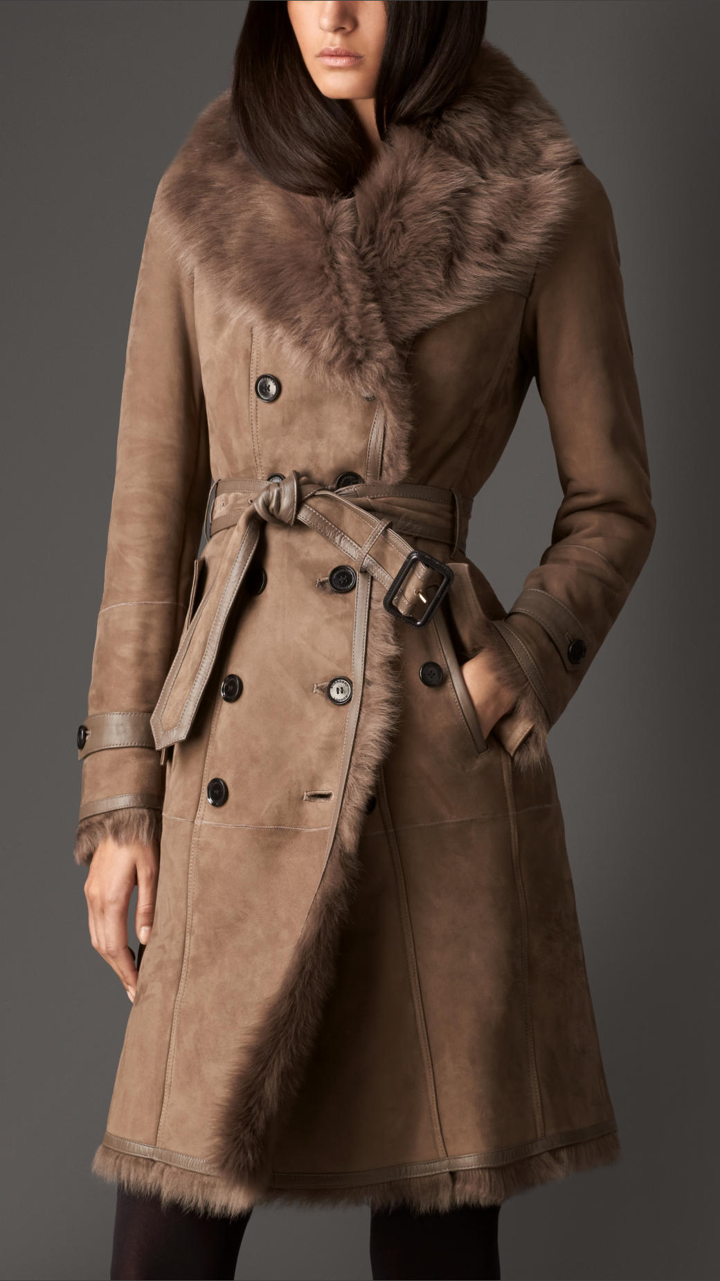 Длинные дубленки. Burberry Shearling Coat. Зимняя Бербери дубленка. Верхняя одежда мех Барбери. Тренч из овчины Burberry.