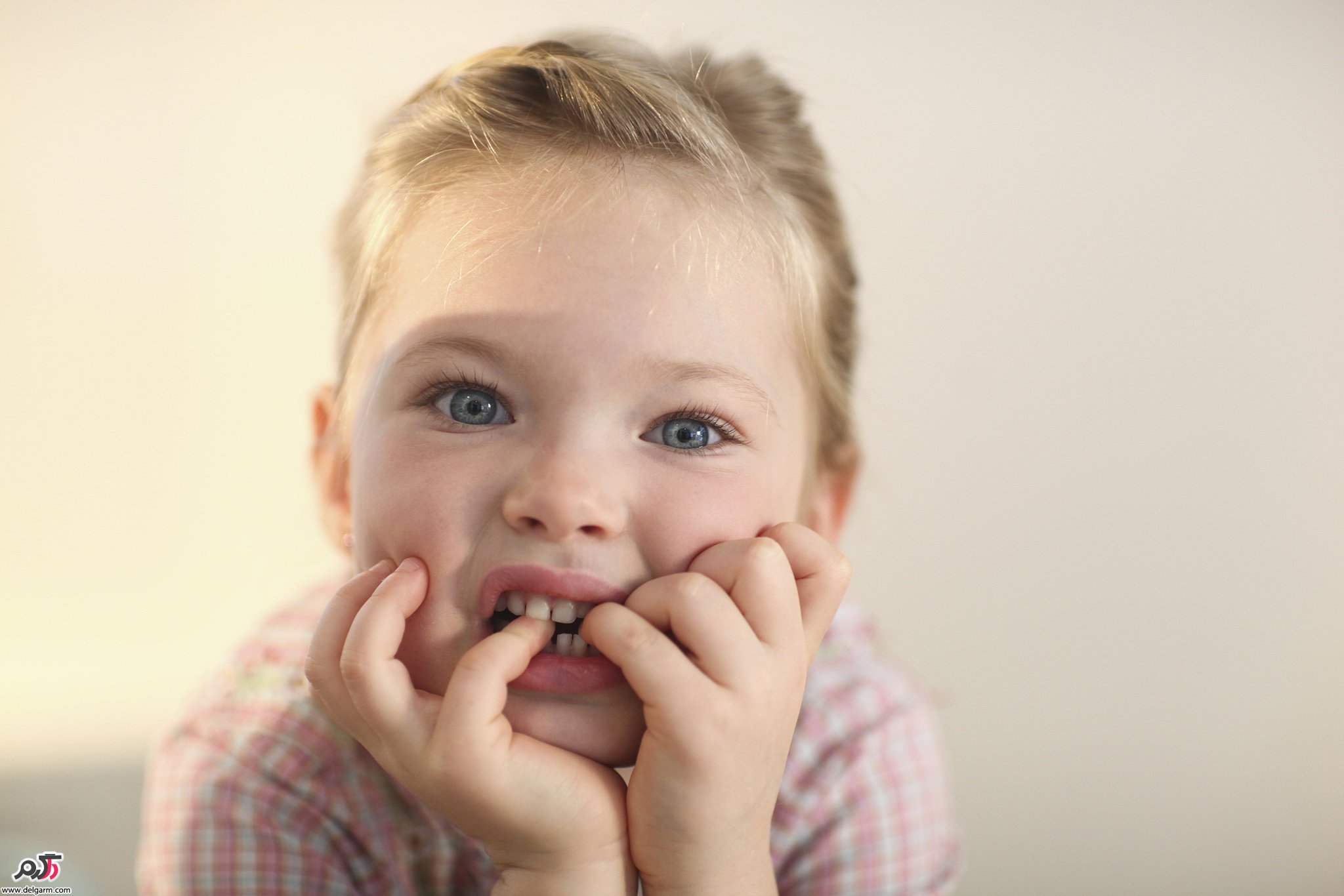  چطور از ناخن خوردن کودکان جلوگیری کنیم؟ 