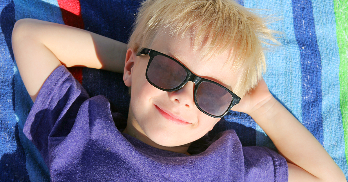 چگونه از استاندارد بودن عینک آفتابی مطمئن شویم؟ 