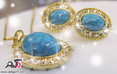 جواهرات فیروزه ای برای خانم ها می درخشد 