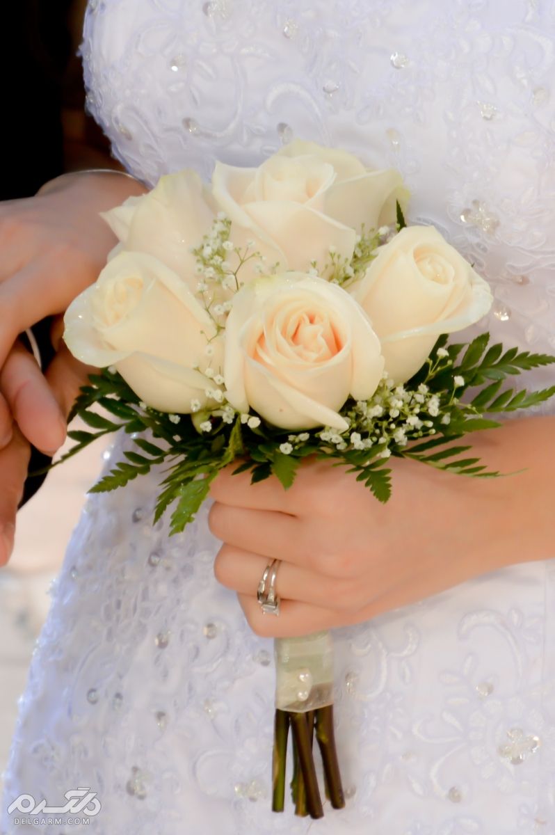 مدل دسته گل عروس با رز سفید