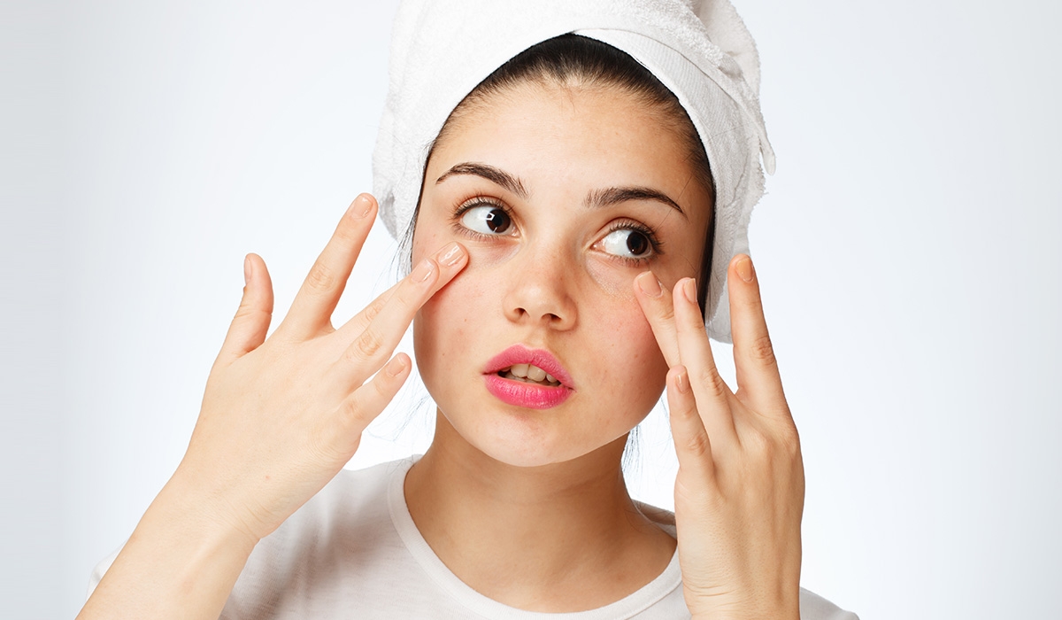 میسلار واتر چیست؟ مزایای پاک کنندههای میسلار چیست؟