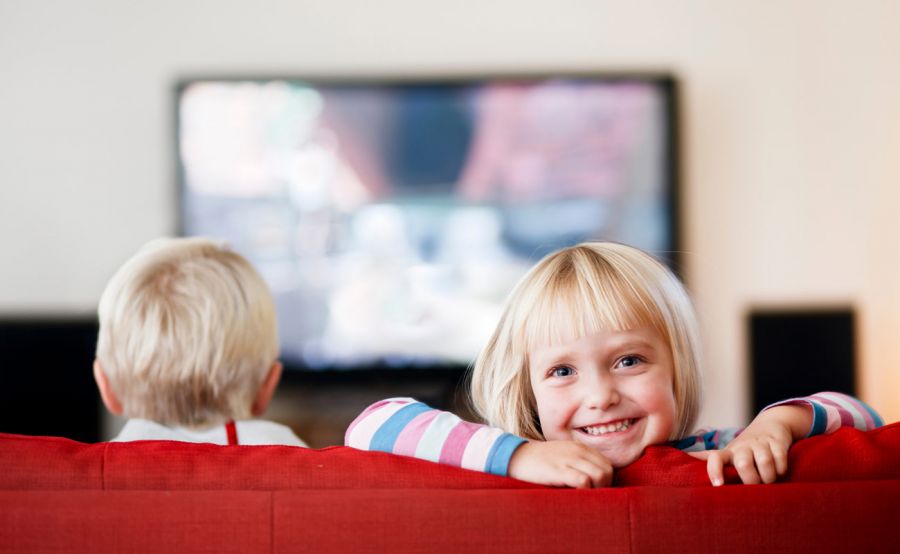 مدت زمان تماشای تلویزیون برای کودکان در طول روز چقدر است؟