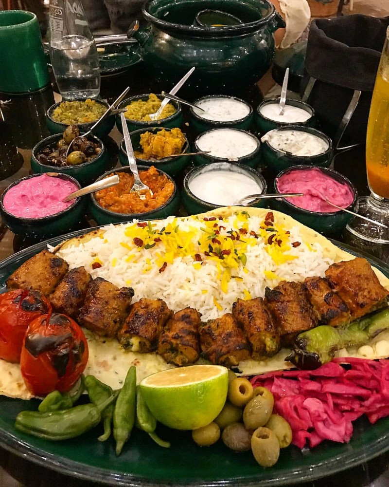 کبابی عمو ایرج