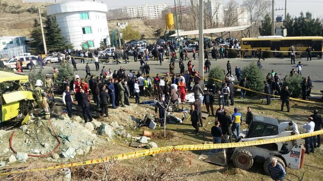 حادثه ، واژگونی اتوبوس ، دانشگاه آزاد علوم و تحقیقات تهران