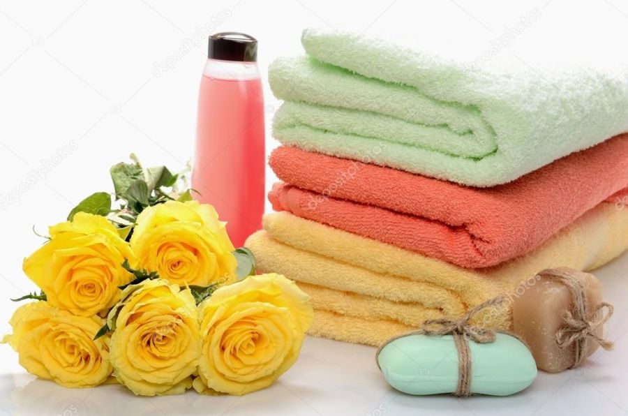 Шампунь полотенце. Мыло, полотенце, мочалка, шампунь. Мыло полотенце шампунь. Полотенца и мыло фон. Мыло Эстетика с полотенцем.