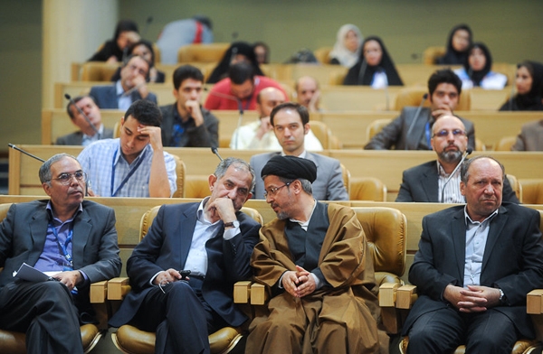 گزارش تصویری از همایش بررسی ابعاد شبکههای اجتماعی