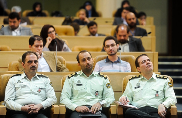 گزارش تصویری از همایش بررسی ابعاد شبکههای اجتماعی