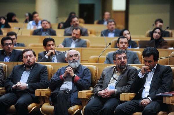 گزارش تصویری از همایش بررسی ابعاد شبکههای اجتماعی