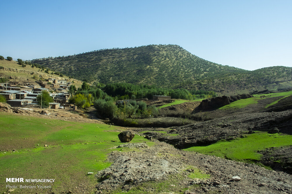 مخمل کوه لرستان , سرزمین قلههای سربه فلک کشیده