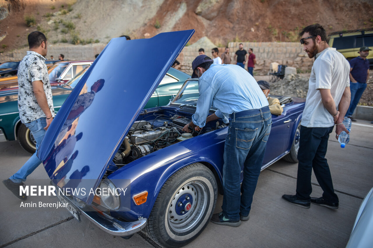 خودروهای کلاسیک و تاریخی در شیراز
