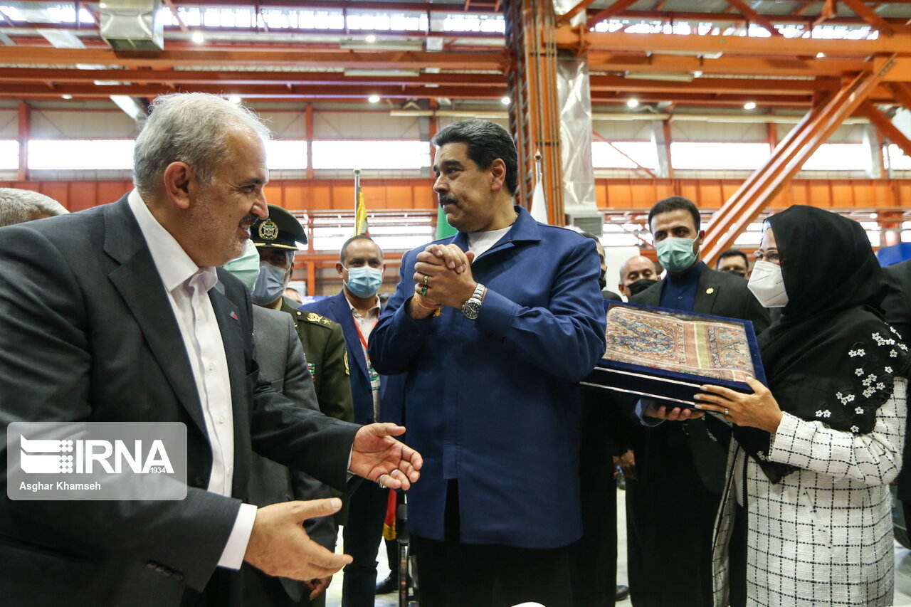 ذوق و علاقه نیکلاس مادورو رییس جمهور ونزوئلا در هنگام بازدید از گروه صنعتی مپنا !