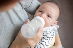 مقدار و دفعات شیردهی | میانگین شیرخوردن نوزادان چقدر است؟