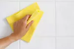 نحوه تمیز کردن درزهای کاشی در 3 گام