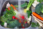 طرز تهیه محلول ضدعفونی کننده میوه و سبزیجات برای دوری از کرونا