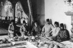 عکس کمتر دیده شده و رنگی از تاجر شیرازی نان و برنج در دوره قاجار!