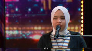 دختر مسلمان و نابینای اندونزی در برنامه استعدادیابی آمریکا اشک همه را درآورد!