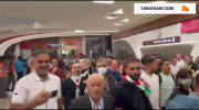 تشویق طرفداران تیم آمریکا در مترو قطر