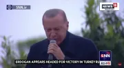 فیلم آواز خوانی اردوغان در جمع هوادارانش در جشن پیروزی