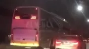 اولین فیلم از حرکت اتوبوس حامل بازیکنان الاتحاد به سمت فرودگاه اصفهان