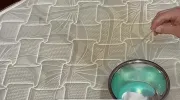 آموزش تمیز کردن تشک تخت با جوش شیرین