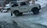 لیز خوردن خودرو روی برف یخ بسته