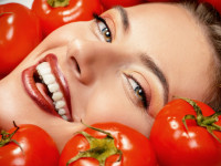 ماسک گوجه فرنگی ، بهترین ماسک روشن کننده پوست صورت
