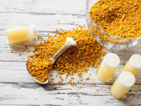 شاه انگبین : ۴۰ خاصیت درمانی ژل رویال برای سلامتی