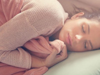 ۲۰ علت خواب زیاد و احساس خستگی مداوم در خانم ها
