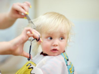 کوتاه کردن موی سر نوزاد بر رشد او چه تاثیری دارد؟