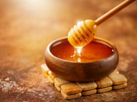 عسل چهل گیاه : فواید بی نظیر عسل چند گیاه چیست ؟