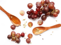خواص هسته انگور : بررسی عوارض و فواید دارویی و درمانی هسته انگور