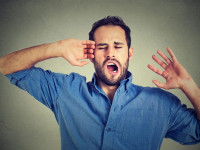 علت خمیازه کشیدن زیاد و پیاپی چیست ؟