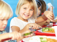 ۱۰ ماده غذایی غنی از کلسیم برای کودکان و نوجوانان