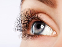 حکم شرعی کاشت ناخن و اکستنشن مژه چیست؟